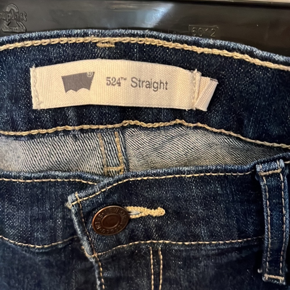 Levi’s - Picture 2 of 7